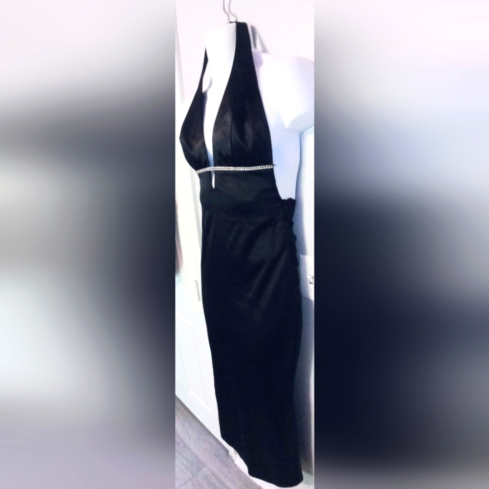 FORMAL HALTER NECK GOWN